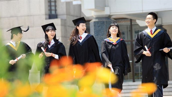 习近平:大学要看底蕴 别太在意排行