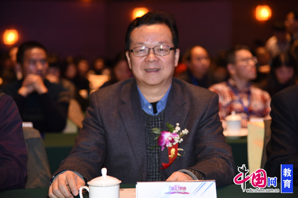 委员冯双白谈美育:中小学美育需要协同创新