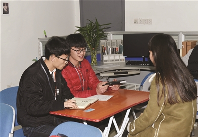 特殊雇用会:600人大雇用 店主都是“学生老板”