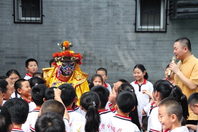 新教材 新学校 新主题为