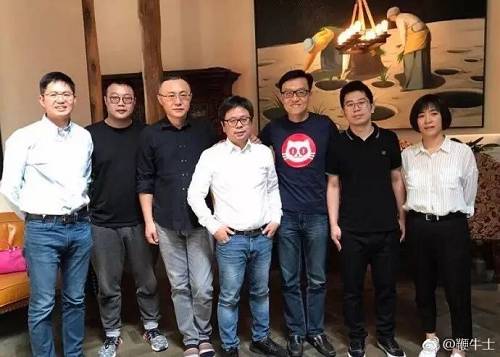 “共享校花”被批有感冒化;星空琴行周楷程初度发声;百度设100亿元自动驾驶基金…