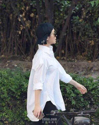 许晴李亚鹏同框 引发公共“回忆杀”