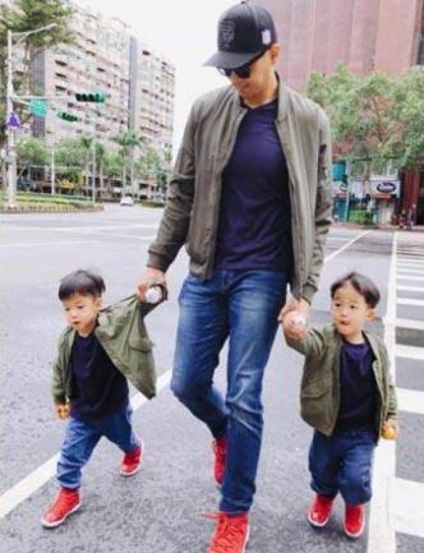 陈建州晒父子温馨照被批?网友:这样做已违法