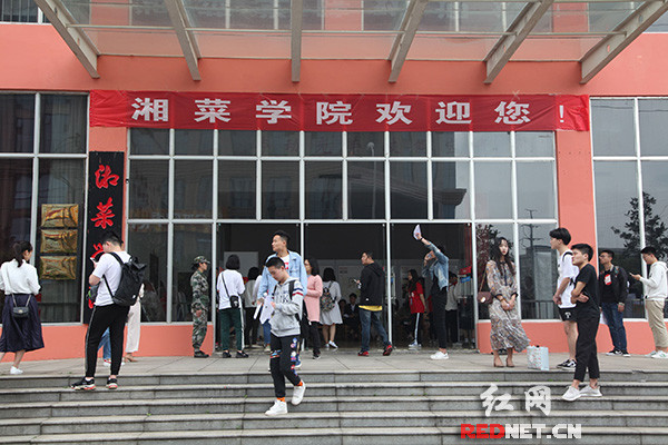 湖南省单招考试现场考“烹饪” 湘菜专业备受追捧