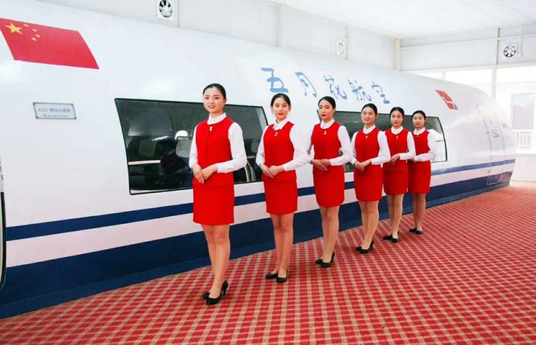 高考落榜怎么办?这所学校助你变身空姐、动妹!报名从速